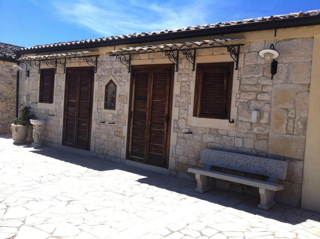 Vila Oasi Di Cava Ispica Pietre Nere San Zagaria Exteriér fotografie